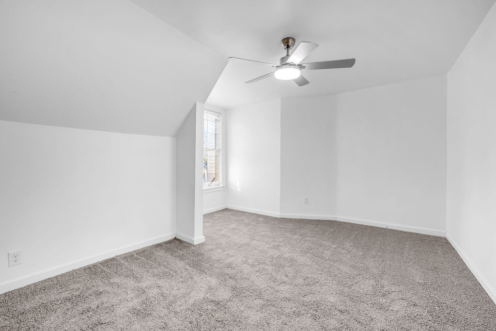 Building Photo - 526 W Munson St