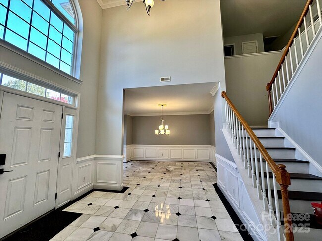 Building Photo - 11119 Amherst Glen Dr