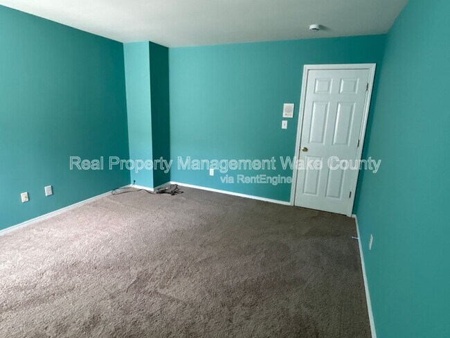 Building Photo - 5323 Seaspray Ln
