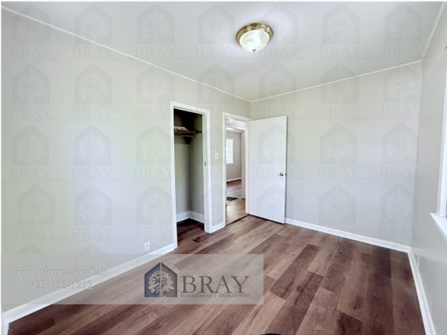 Building Photo - Charming Cottage Retreat in the Heart of Ridgefields – 2BR Renovated Home with Stream Views