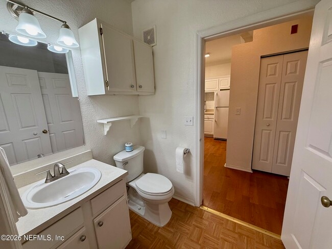 Building Photo - 13810 Sutton Park Dr N