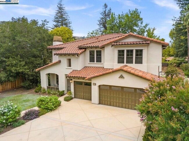 Building Photo - 1588 Alamo Way