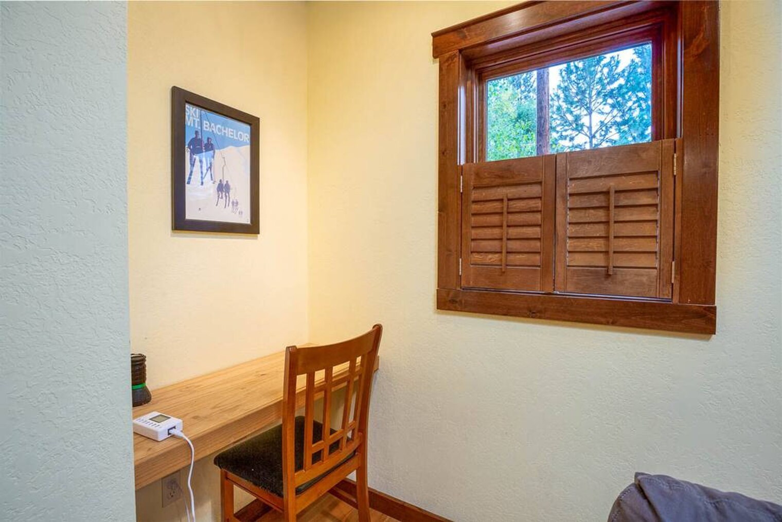 Building Photo - 1018 NW Ogden Ave