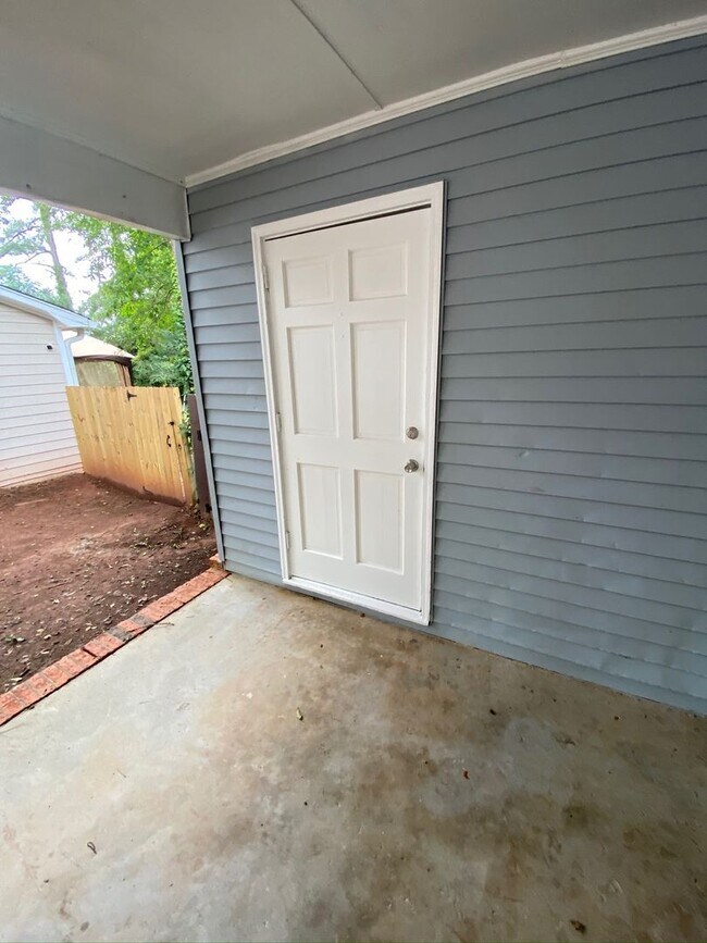 Building Photo - Charming Well Maintained Ranch on Quiet Cul-de-Sac – 3BR/2BA Near Downtown Decatur