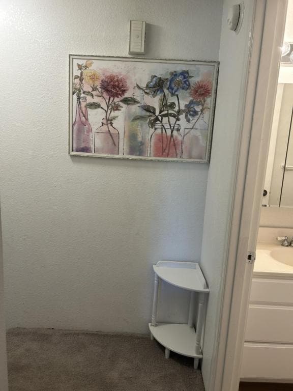 Building Photo - 2215 Poplar Dr