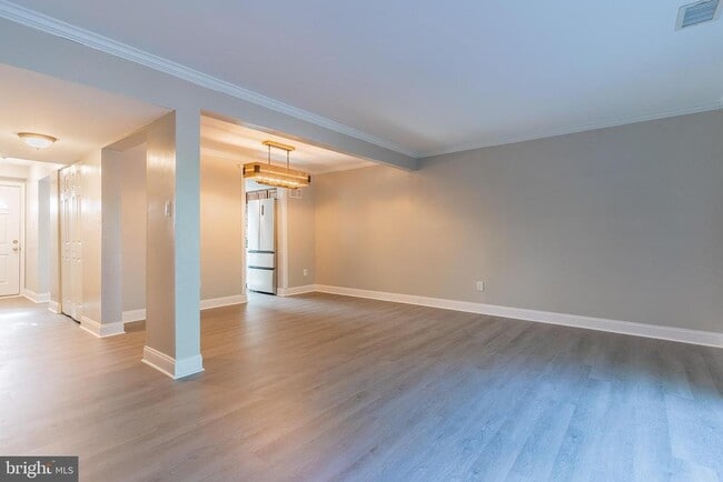 Building Photo - 6584 Yadkin Ct