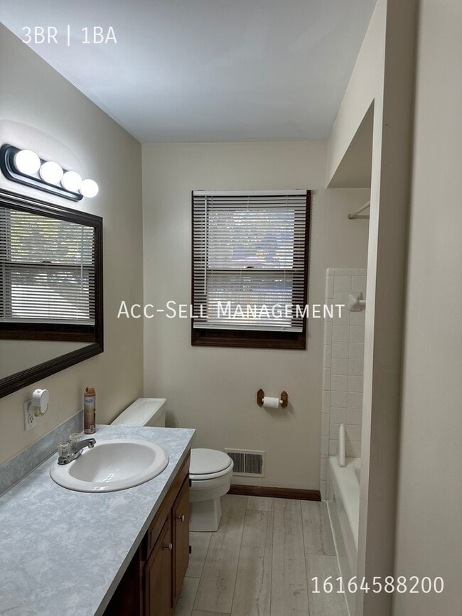 Building Photo - 5798 Christie Ave SE