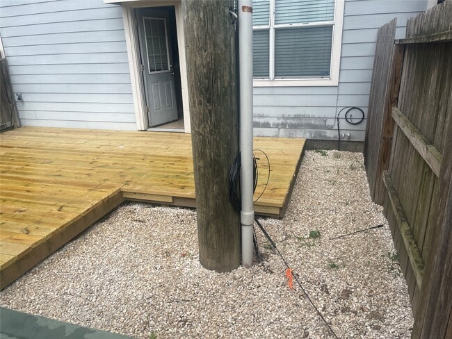 Building Photo - 5815 Vinemont Ln