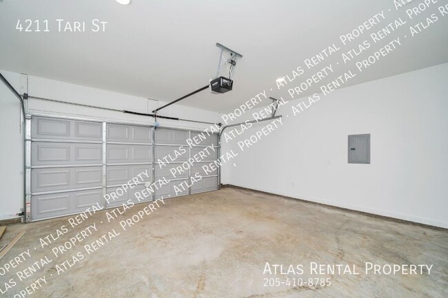 Building Photo - 4211 Tari St