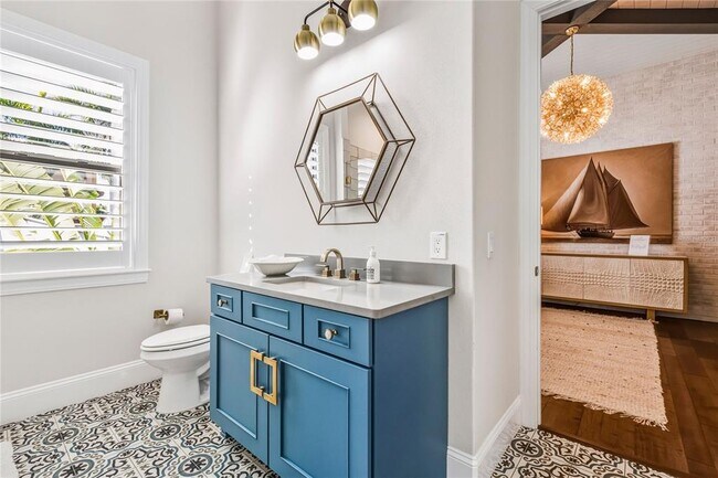 Building Photo - 459 20th Ave