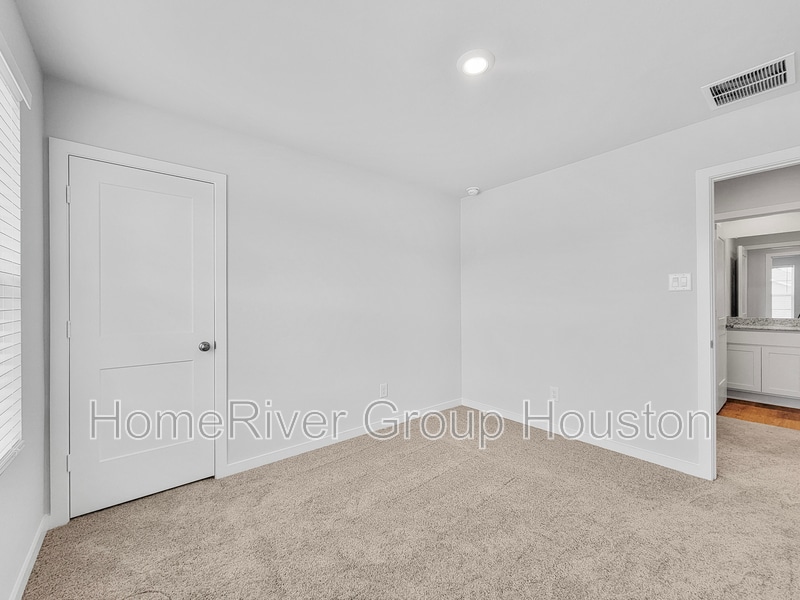 Building Photo - 10735 Red Flagstone Dr