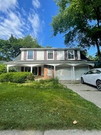 Building Photo - Spacious Four Bedroom Home in Orchard Hills!