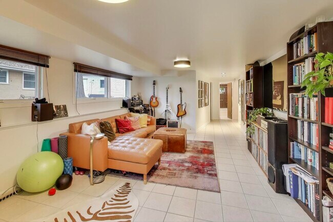 Building Photo - 321 Ferndale Rd