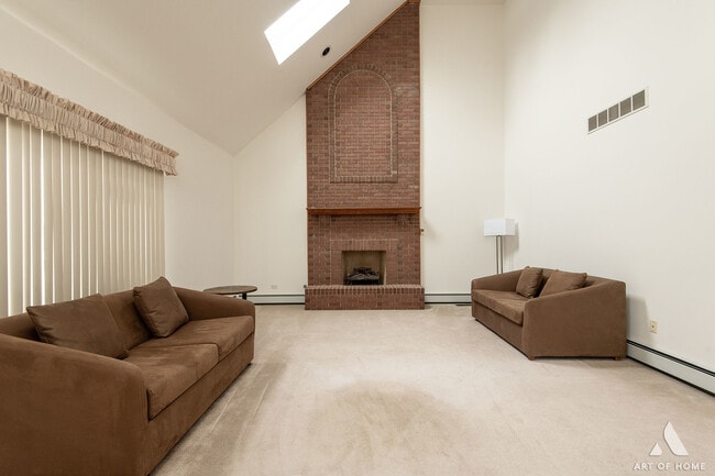 Building Photo - 15141 Arbor Dr