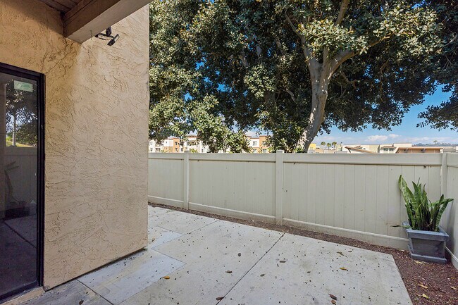 Building Photo - 433 Autumn Dr