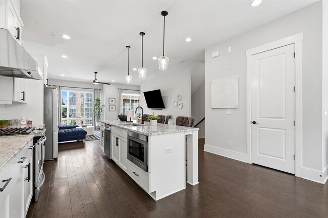 Building Photo - 285 Castleberry Hill Walk SW