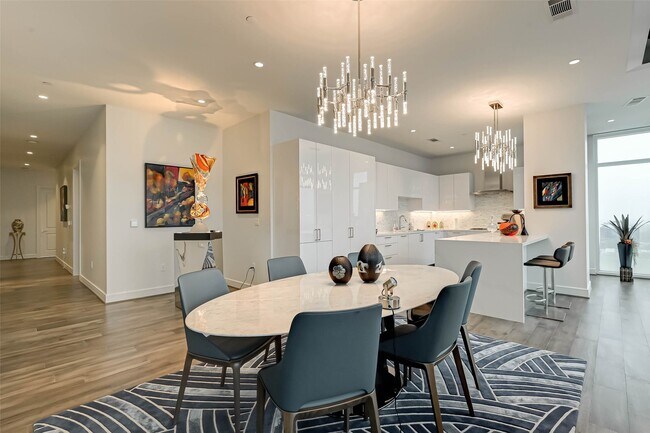 Building Photo - 4521 San Felipe St