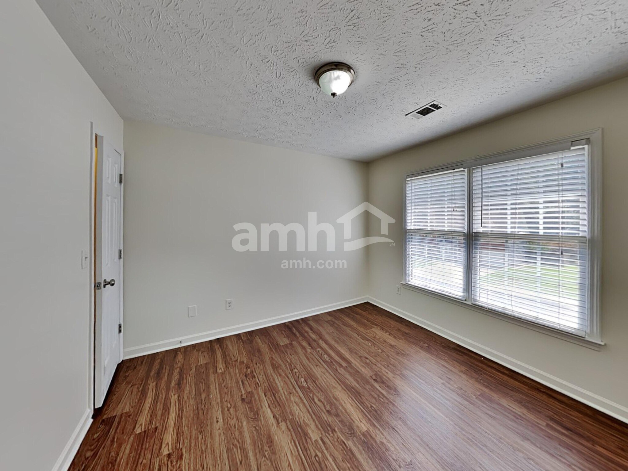 Building Photo - 4972 Hopeland Dr