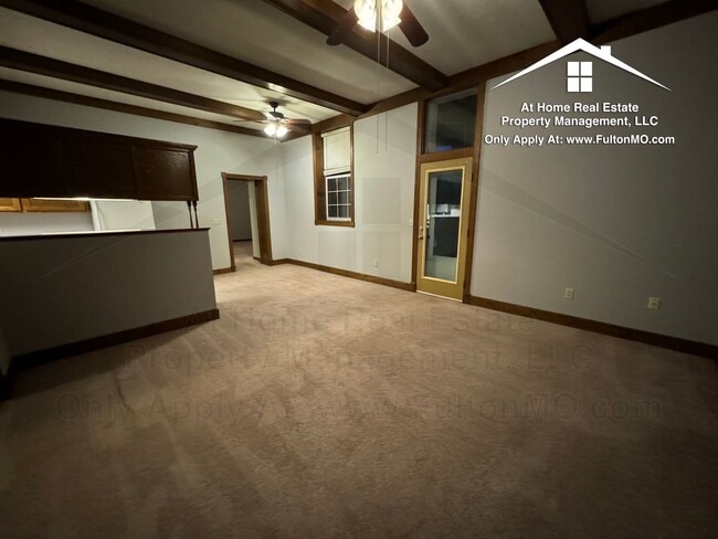 Building Photo - 103 E 10th St