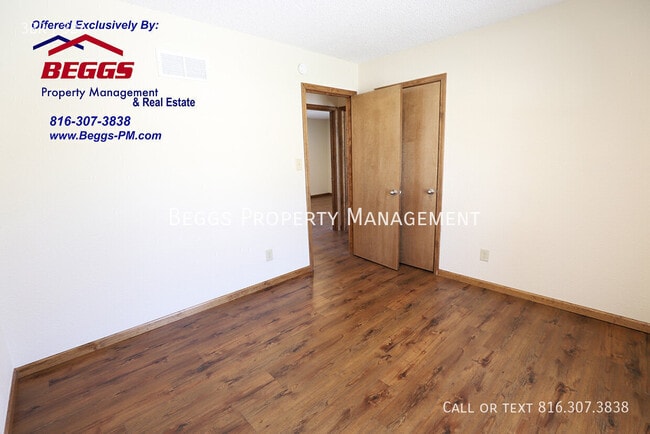 Building Photo - 1221 Broadmore Ln
