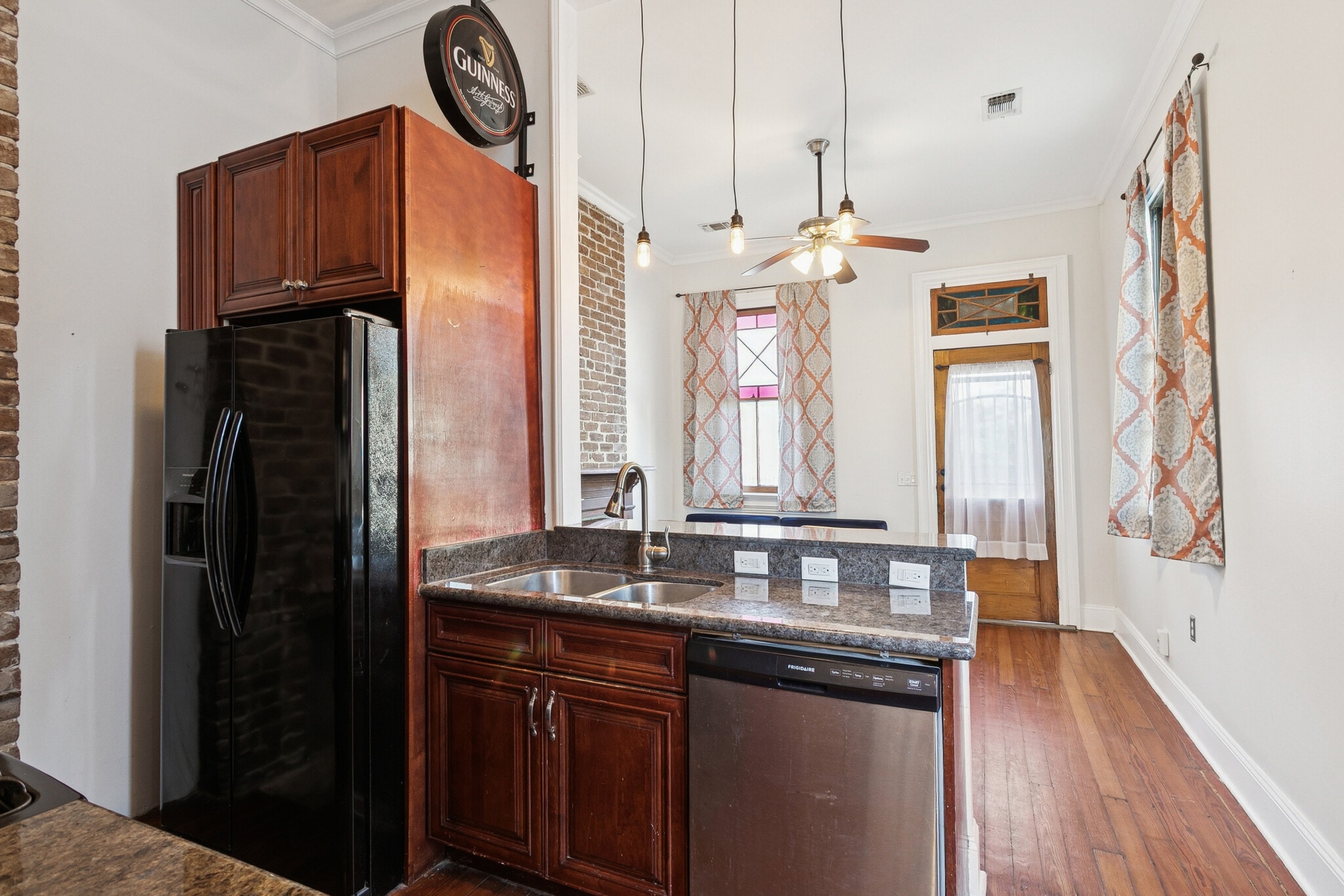 GUINNESS SIGN CAN STAY OR GO! - 2622 Annunciation St