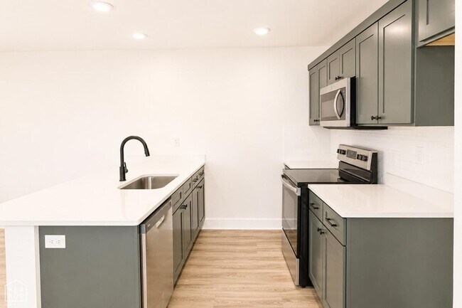 Building Photo - 5400 Lotus Street