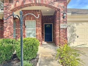 Building Photo - 6303 Tolstin Lakes Ln