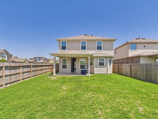 Building Photo - 15643 Fellswood Dr