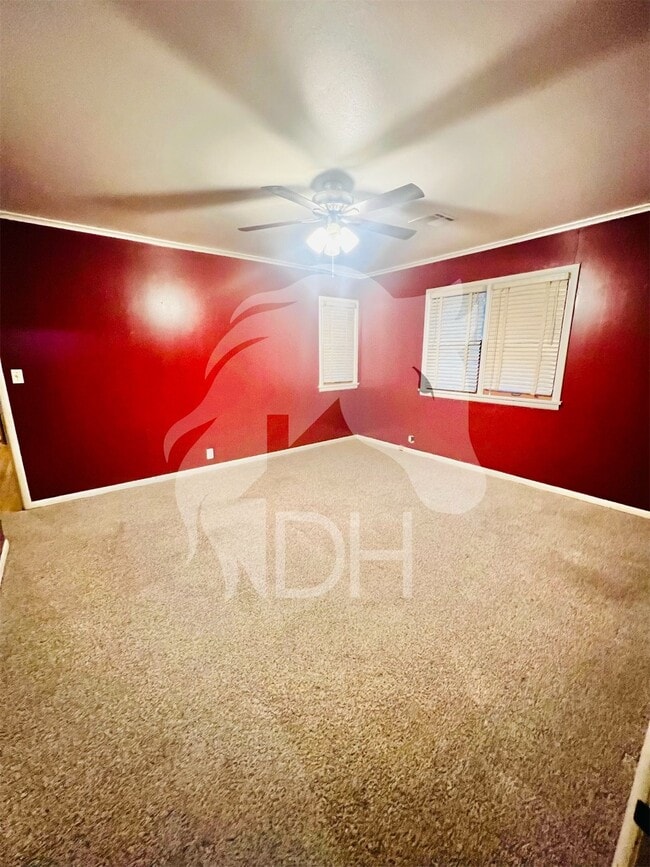 Building Photo - "Charming 4-Bedroom Home with Beautiful Hardwood Floors on South Harding Street!"