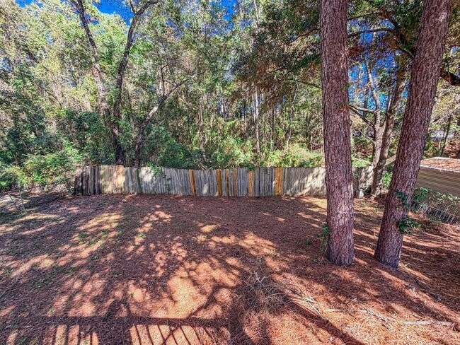 Building Photo - 817 Timbers Dr