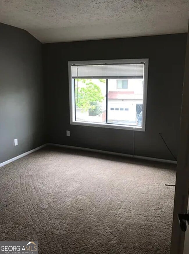 Building Photo - 304 Twiggs Cor