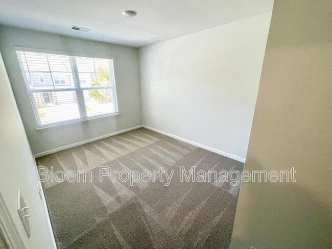 Building Photo - 108 Rosefield Ct
