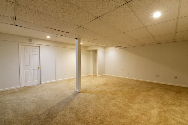 Building Photo - 4162 Whitehall Dr