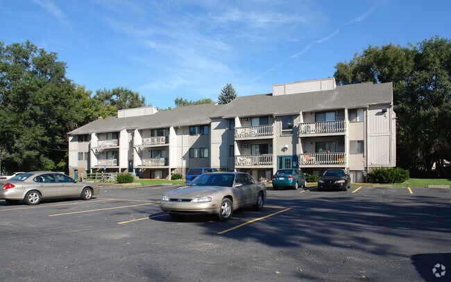 Building Photo - Cavanaugh West
