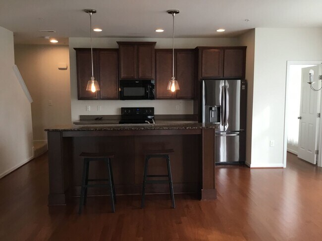 Building Photo - 3030 Meridian Cmns