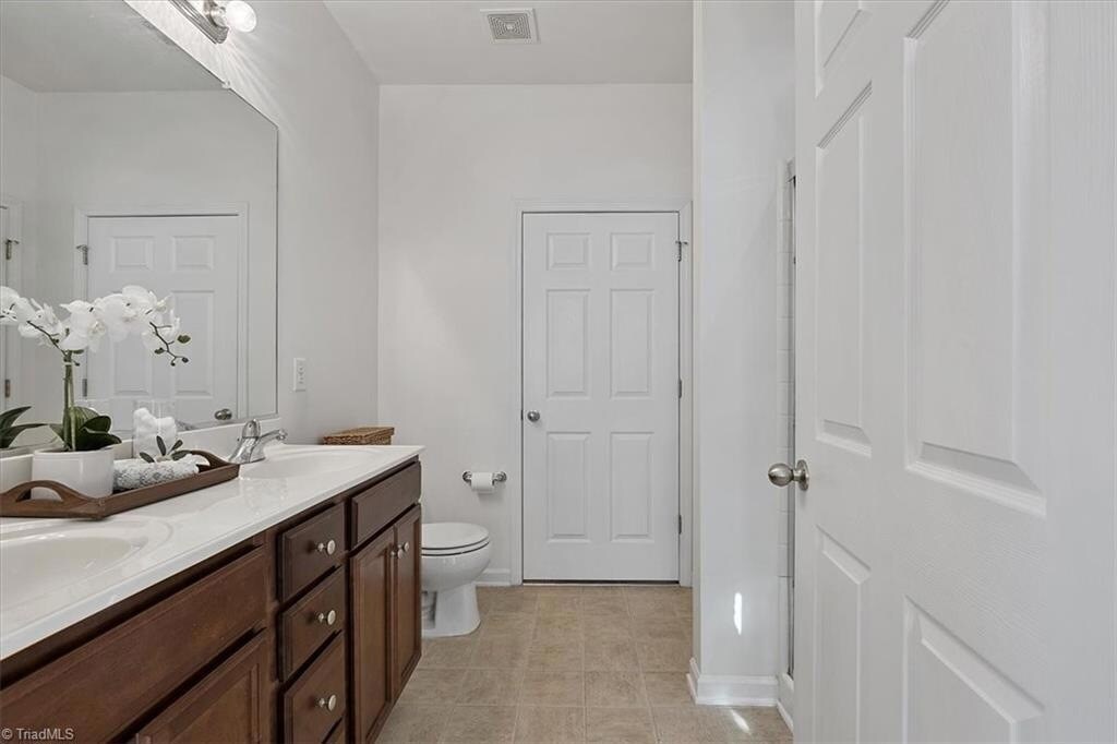 Building Photo - 1173 Kelso Ln