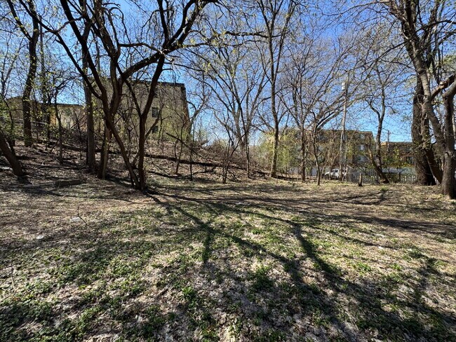 Building Photo - Charming 3-Bed Home with Finished Basement and huge backyard.