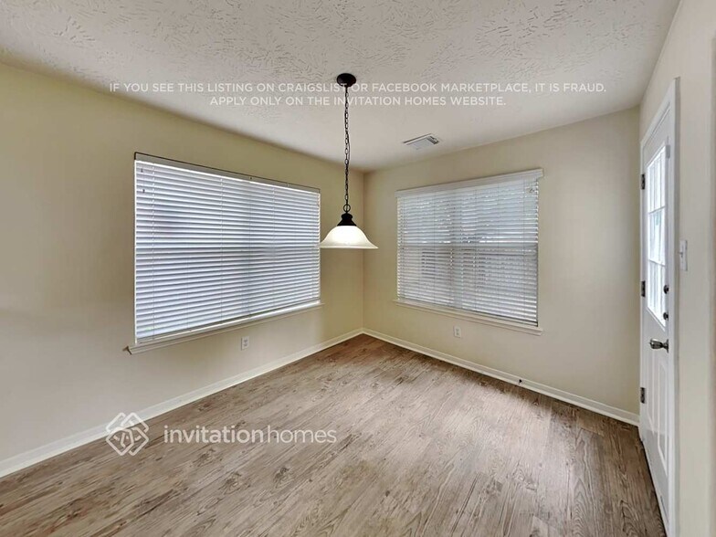 Building Photo - 8619 Discus Dr