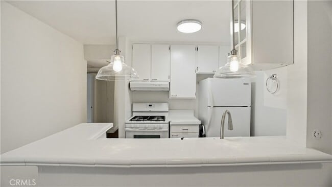 Building Photo - 18645 Hatteras St