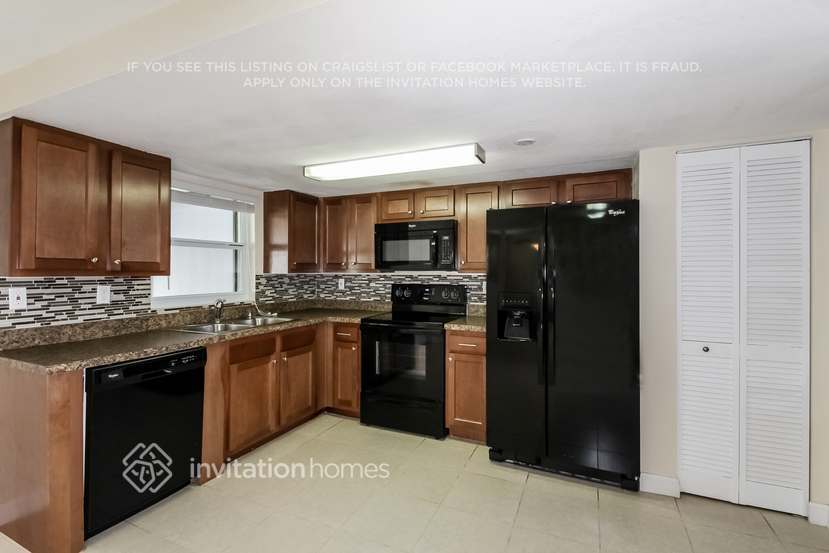 Building Photo - 2103 Hanby St