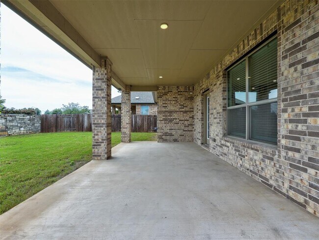 Building Photo - 1045 Arbor Acres Loop