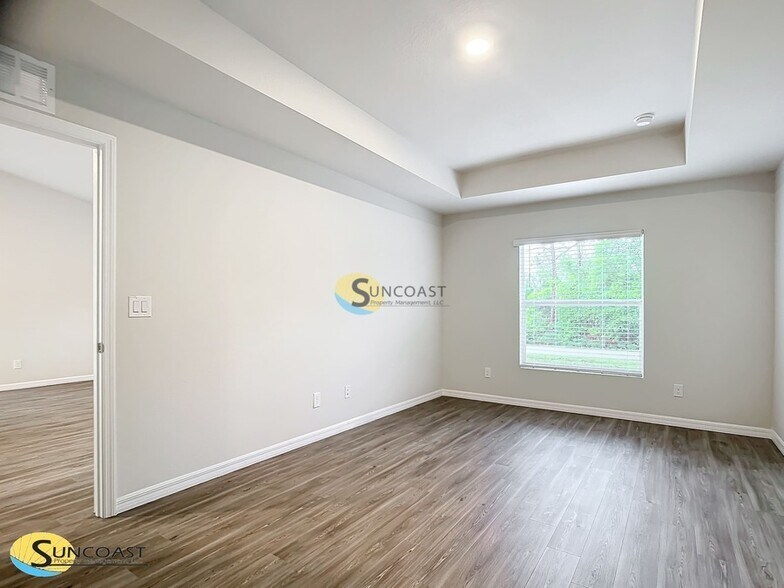 Building Photo - 7839 N Quibble Ave