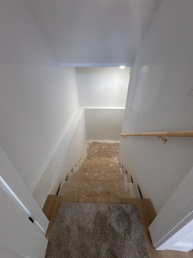 Building Photo - 725 W 350 N