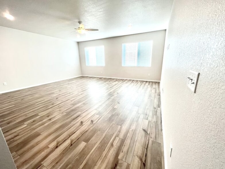 Great room 20 by 18.9 feet - 13735 Del Corso Way