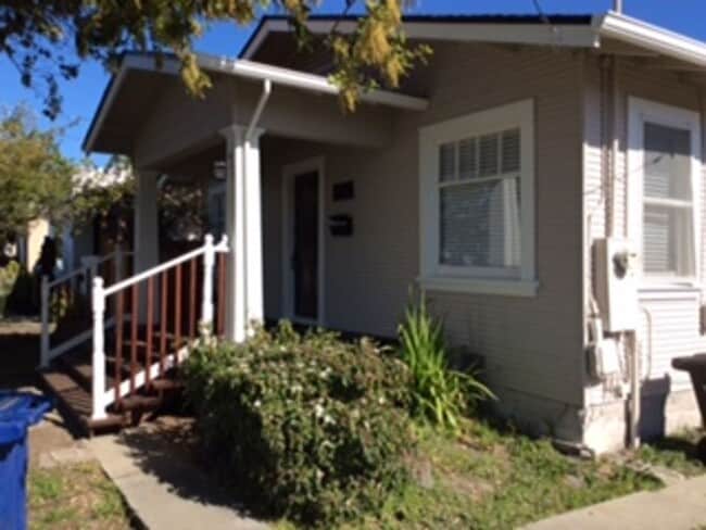 Building Photo - Charming Westside Santa Cruz House