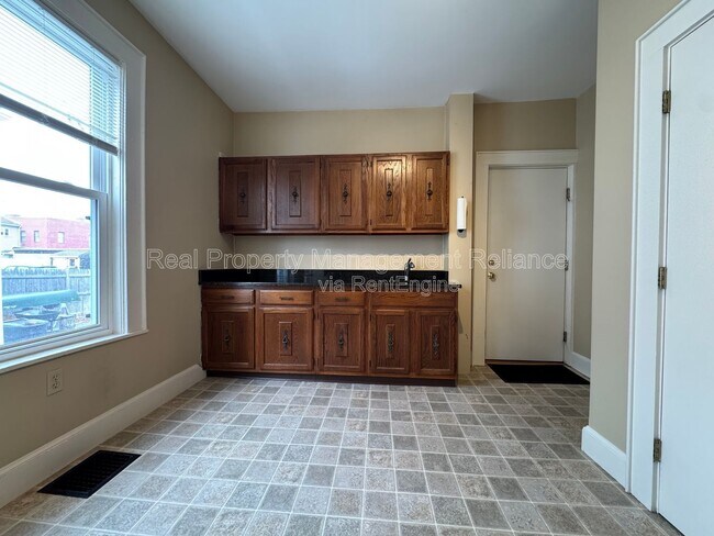 Building Photo - 16 Franklin Pl