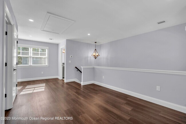 Building Photo - 419 10th Ave