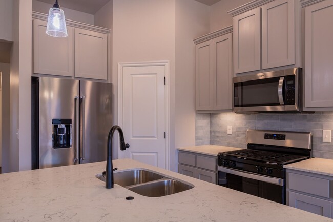 Building Photo - New Home in Moore For Rent
