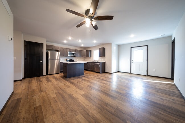 Building Photo - 669 4th Cir Dr SW