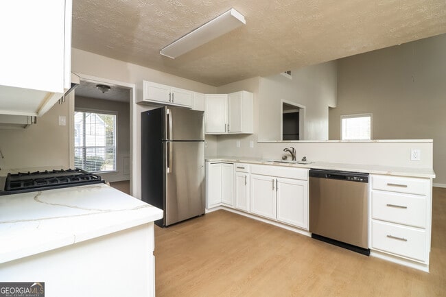 Building Photo - 7915 Clearview Cir